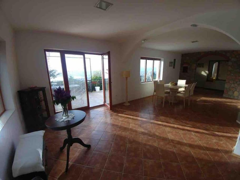 Casa Farmak - 4 Bedroom Lux Apartment With Infinity Pool & Lake View Ohrid Exterior foto